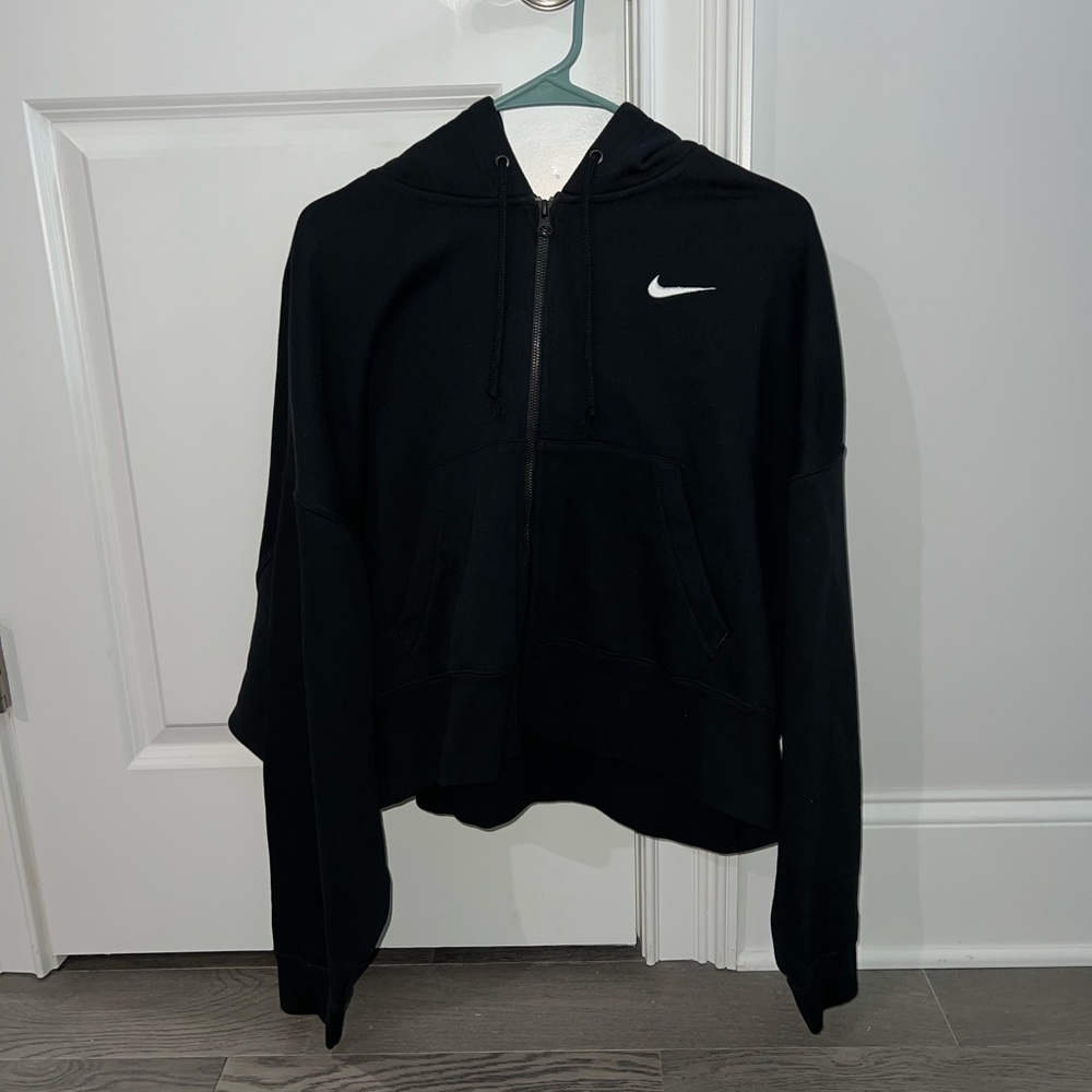 Cropped Nike Hoodie